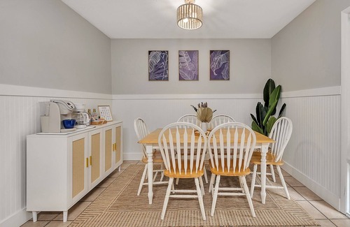 Saint Simons Island Casa | Swim, bike, relax: South Side Condo near East Beach with 4 bikes included