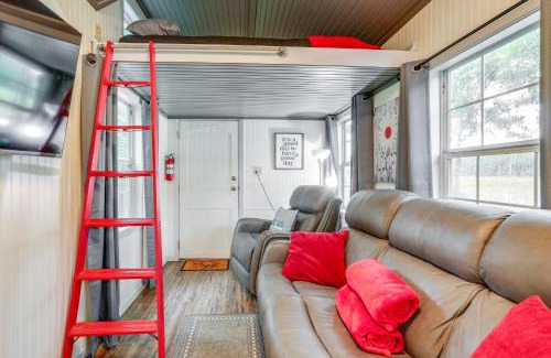 Mountain View Apartamento | Swim On-Site Riverfront Studio in Mountain View!