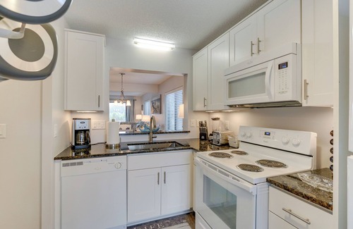 Oceanmarsh Subdivision Condominio | ¡NUEVO! Condominio de lujo frente al mar: jugar, nadar, relajarse!