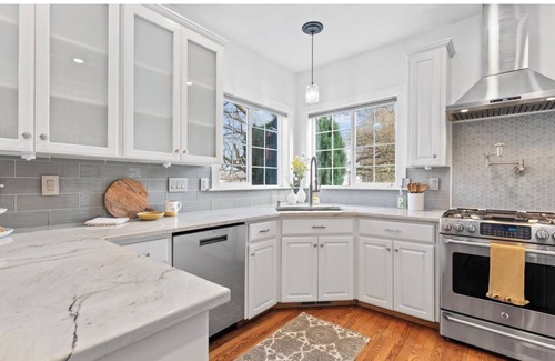 Beaverton Casa | Swim Spa + Hot Tub, Private backyard, 6 Bedrooms