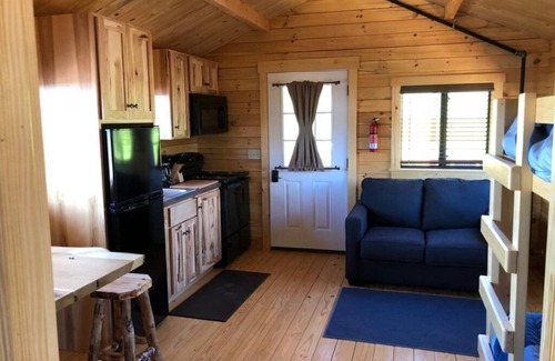 Scottsboro Cabina | SWIMBAIT CABIN