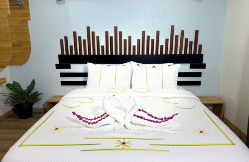 Omadhoo Casa | swims maldives