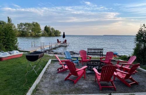 Ramara Casa | Swing Bridge Cottage on Lake Simcoe - Waterfront