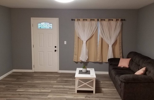 Medicine Lodge Casa | SwinHousing - Washington Suite, Sleeps 4