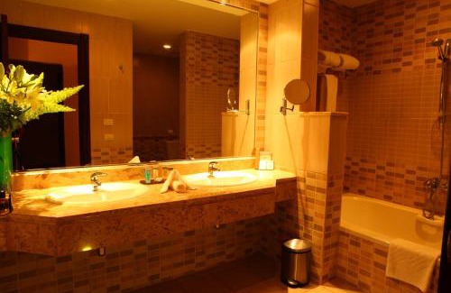 Dream Land Hotel | Swiss Inn Pyramids Golf Resort
