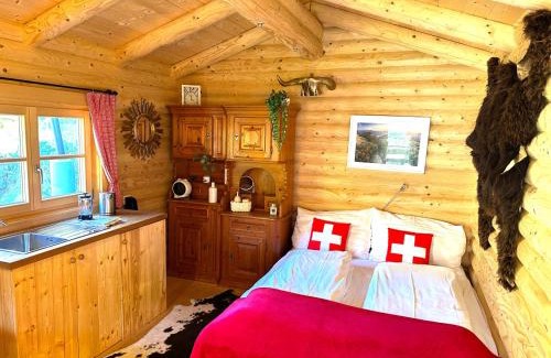 Sigriswil Casa | SwissHut Idyllic Farm Cabin - Chalet Grabenmuhle 1