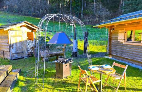 Sigriswil Casa | SwissHut Idyllic Farm Cabin - Chalet Grabenmuhle 1