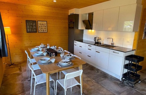 Bangerten Chalet De Esquí | SwissHut Modern Chalet with Spa - Chalet Beunden