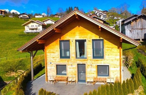 Bangerten Chalet De Esquí | SwissHut Modern Chalet with Spa - Chalet Beunden