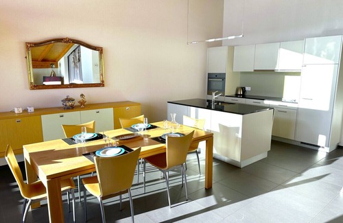 Goldiwil Apartamento | SwissHut Stunning Views Alps & Lake - Apart. Aelenbach