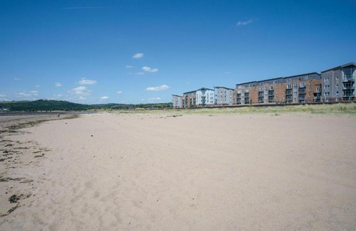 Llanelli Casa | Swn Y Mor - 4 Bedroom Holiday Home - Llanelli