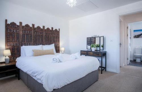 Llanelli Casa | Swn Y Mor - 4 Bedroom Holiday Home - Llanelli