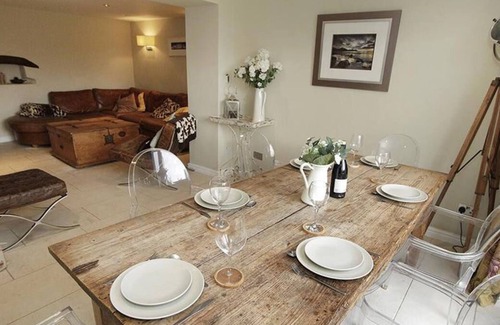 Horton Casa | Swn Y Mor in the beautiful Swansea