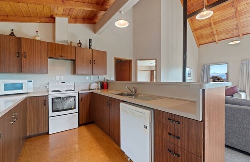 Wanaka Cabaña | Sycamore Place - Wanaka Holiday Home