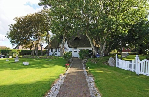 Archsum Apartamento | Sylt is a valuable habitat and a soothing vacation spot, a paradisiacal realm of peace and tranquillity.