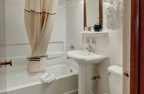 Custer Cabina | Sylvan Lake Lodge at Custer State Park Resort