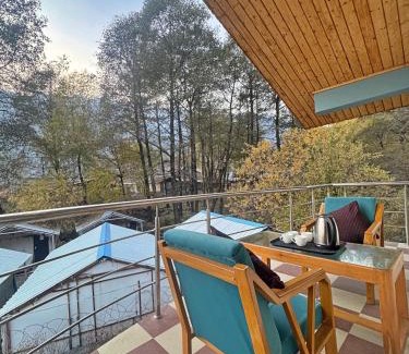 Bashisht Cama Y Desayuno | Sylvan Woods Cottage