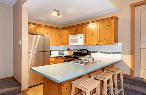 Village North Condominio | Symphony by Whistler Premier