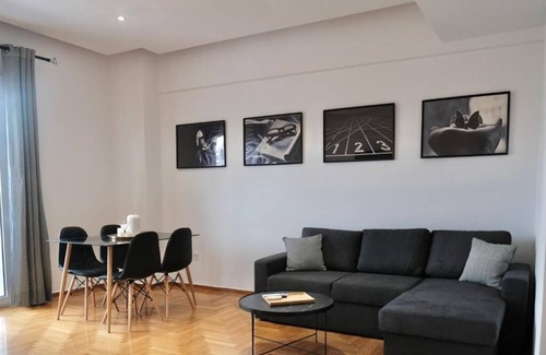 Piraeus Hotel | SynPiraeus Apartments & Studios