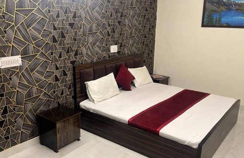 Mathura Hotel | Syrus Hotel