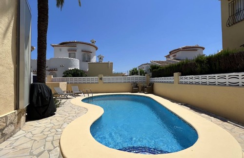 Els Poblets Villa | T-0523 Villa muy bien cuidada a 500 m del mar