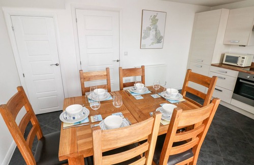Ogmore-by-Sea Cabaña | T? GLAS, pet friendly, country holiday cottage in St Brides Major