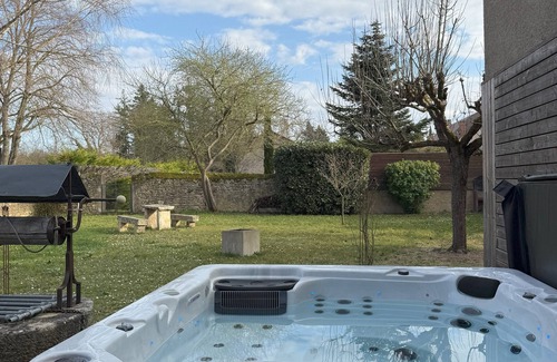 Meillant Casa | T'M3L, family home near the castle with large garden and Spa option