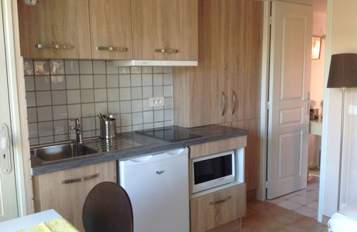 Esparron-de-Verdon Apartamento | T1 encantador clasificado *** en la planta baja de la villa con jardín y piscina, acceso privado al lago