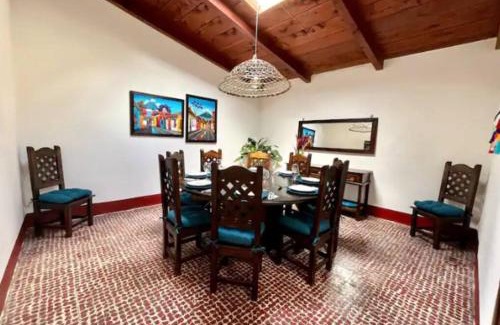 Antigua Guatemala Apartamento | T1-House 14 guests 3 blocks from Central Park