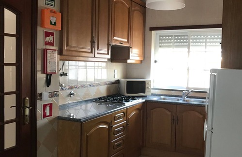 Bernarda Casa | T1 con wifi de fibra. Smart tv, parking privado a 200m de la playa.