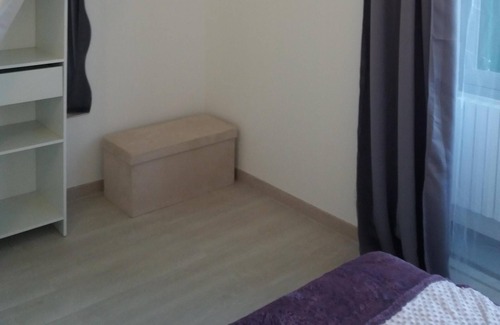 Aubin Apartamento | T2 35m ² en la planta baja con patio privado a 5 minutos de los baños termales. 3 estrellas