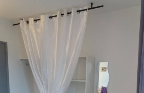Aubin Apartamento | T2 35m ² en la planta baja con patio privado a 5 minutos de los baños termales. 3 estrellas