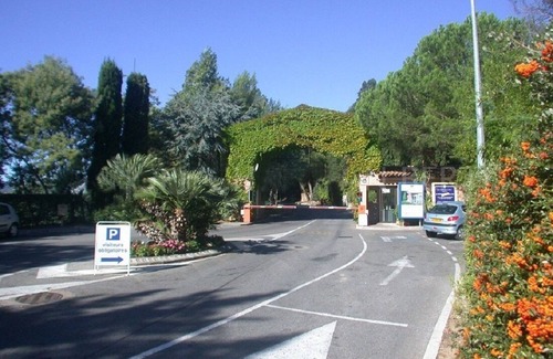 Mandelieu-La-Napoule Apartamento | Apartamento T2. Vista al mar en zona segura. Mandelieu La Napoule