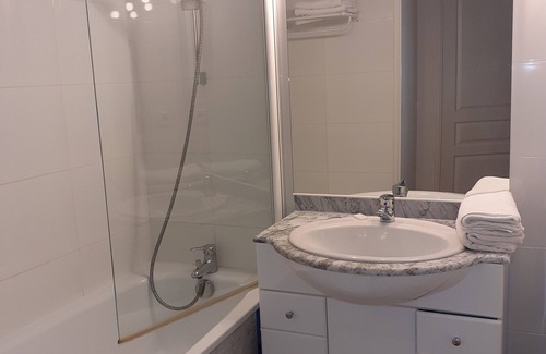 La Mongie Apartamento | T2 apartment with separate bedroom. Swimming pool, gym, billiards.