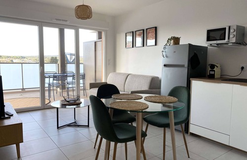 Balaruc-les-Bains Apartamento | Apartamento T2 con terraza y parking, vista al estanque de Thau