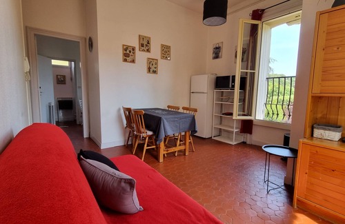 Lamalou-les-Bains Apartamento | Apartamentos T2 en encantadora villa a 300m de los baños termales