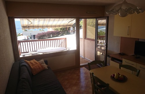 Font-Romeu-Odeillo-Via Apartamento | T2 cabin apartment with large terrace