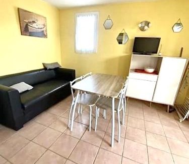 Saintes-Maries-de-la-Mer Apartamento | T2 cabine avec piscine collective, parking, climatisation pour 4 personnes