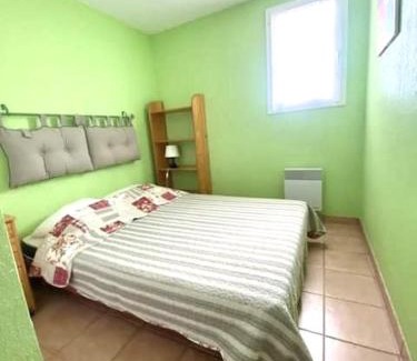 Saintes-Maries-de-la-Mer Apartamento | T2 cabine avec piscine collective, parking, climatisation pour 4 personnes