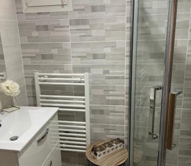 Hopitaux-Facultes Apartamento | T2 Cosy Montpellier - Spa Privatif Jacuzzi Hammam Piscine Extérieure en Supplément