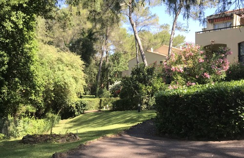 Valescure Apartamento | T2 Golf Valescure, swimming pool, tennis & private garden