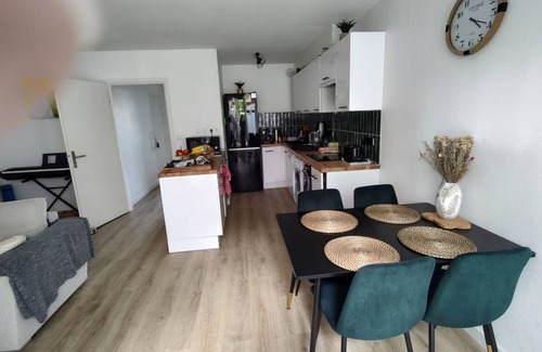 Barriere de Paris Apartamento | T2 near metro B with terrace & garden - Parking