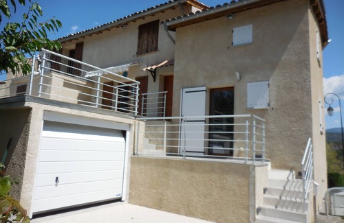 Draix Apartamento | T2 nuevo diseño prox. Digne (04) 4 pers. Garaje, jardín