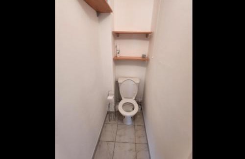 Decines-Charpieu Apartamento | T2 top floor with balcony - Stadium-Arena-Eurexpo