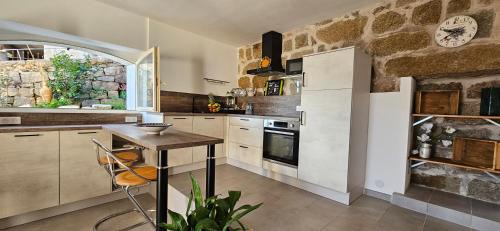 Olmeto Apartamento | T2 typique au cœur du village et vue sur le Golfe