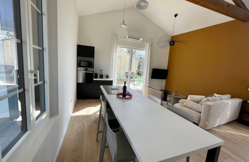 Clapiers Apartamento | T3 luxury apartment in traditional stone Mediterranean farmhouse