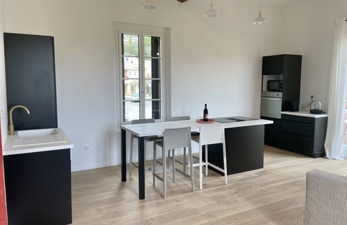 Clapiers Apartamento | T3 luxury apartment in traditional stone Mediterranean farmhouse