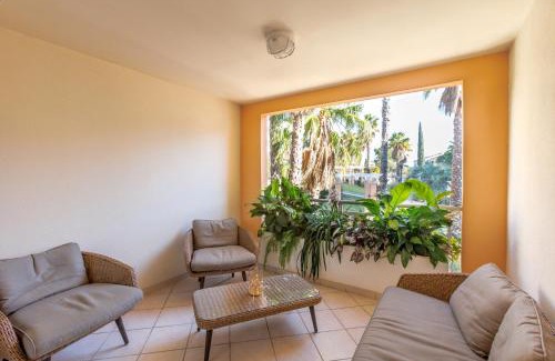Giens Apartamento | T3 avec terrasse, parking & piscine - Proche plages et randos - Le Mérou