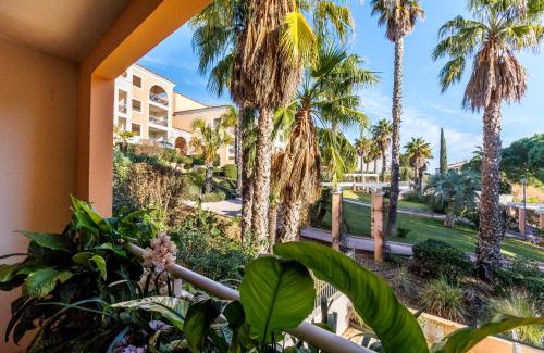 Giens Apartamento | T3 avec terrasse, parking & piscine - Proche plages et randos - Le Mérou