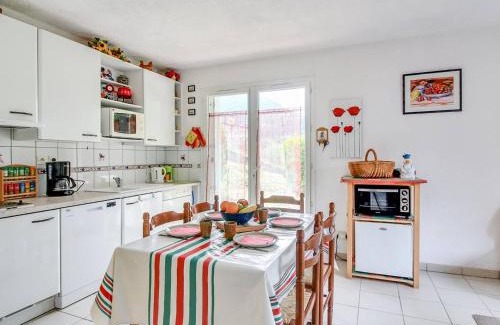 Esquieze-Sere Apartamento | T3 calme 6 pers, terrasse, jardinet, proche commodités - FR-1-402-24